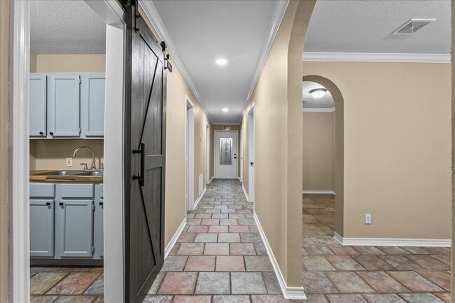 Building Photo - 114 Grand Ave