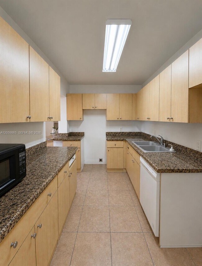 Building Photo - 5202 NE 14th Terrace