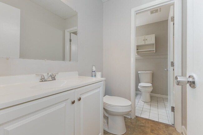 Building Photo - 8503 Beechbrooke Rd