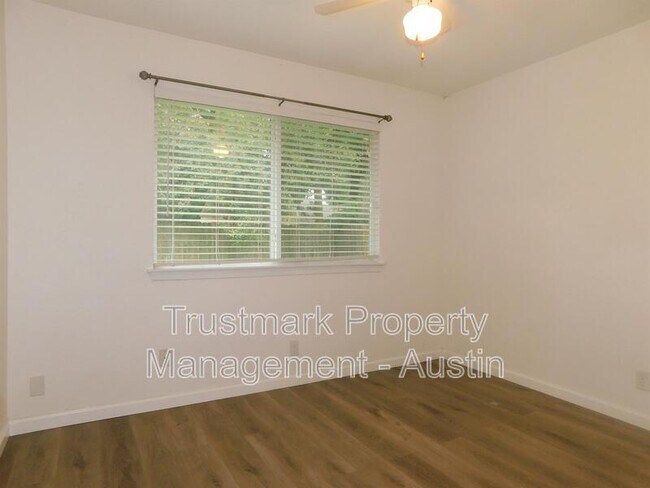 Building Photo - 11908 Broad Oaks Dr
