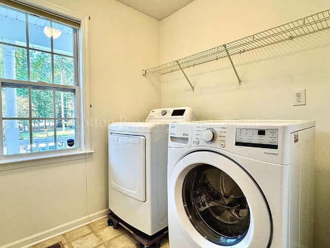 Building Photo - 7408 Bluestone Ct