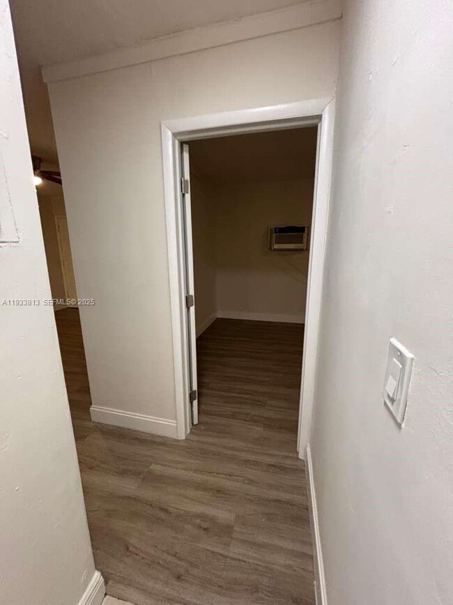 Building Photo - 561 NW 113th St