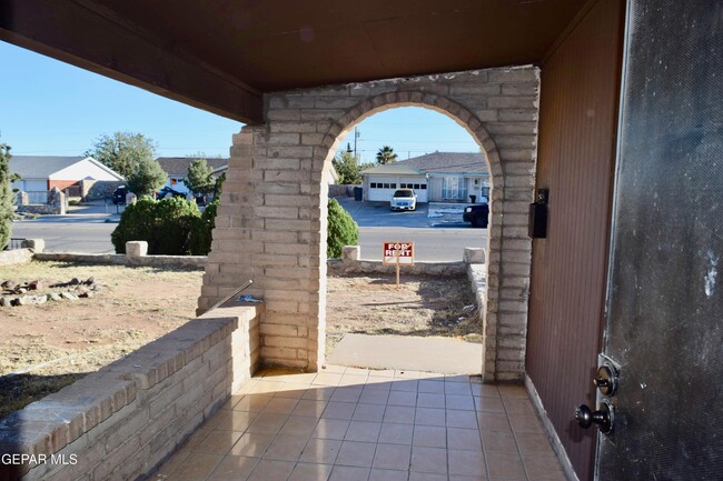 Building Photo - 4613 Sun Valley Dr