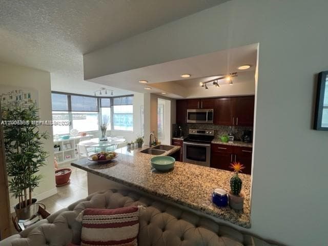 Building Photo - 16570 NE 26th Ave