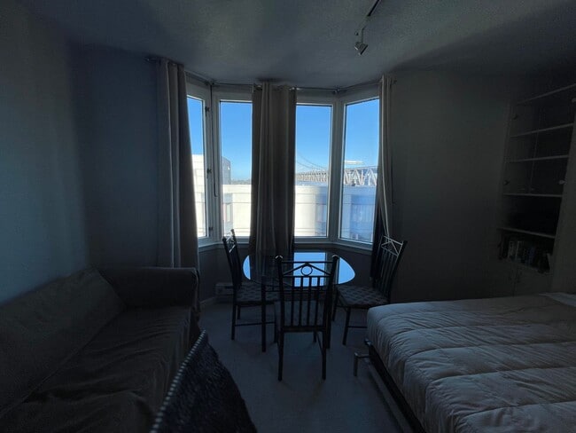 Building Photo - San Francisco furnished, High-floor studio...