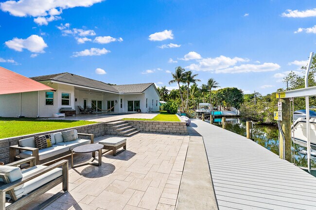 Building Photo - 14151 Little Cypress Cir