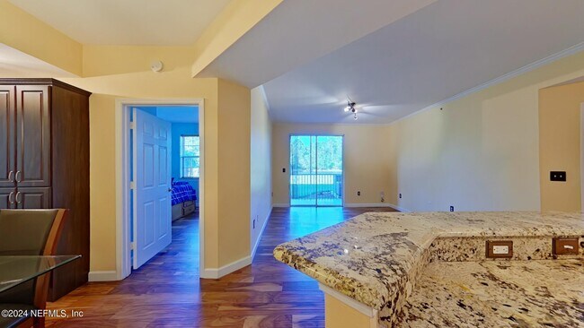 Building Photo - 440 S Villa San Marco Dr