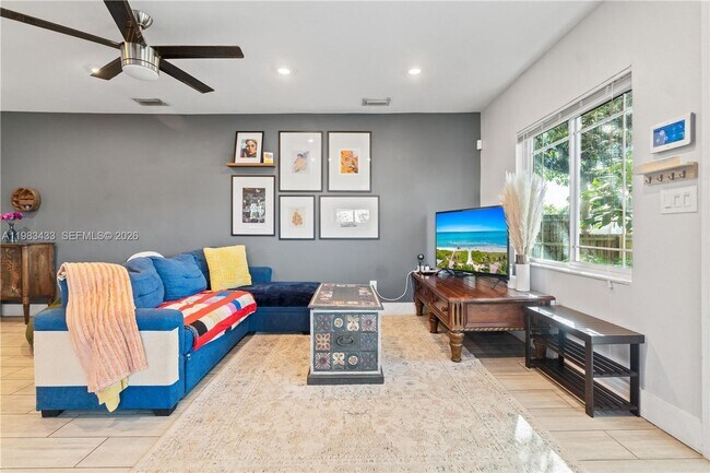 Building Photo - 2447 Wilson St