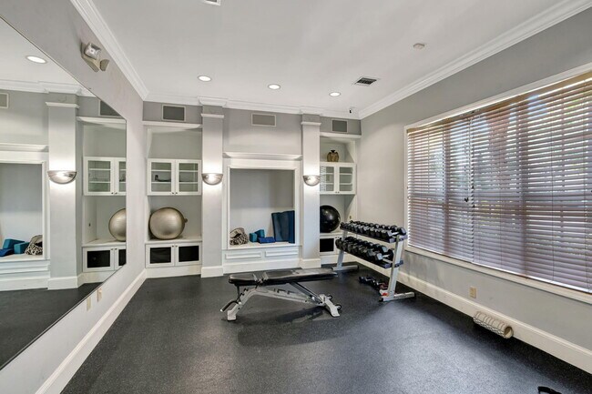 Building Photo - 275 Murcia Dr