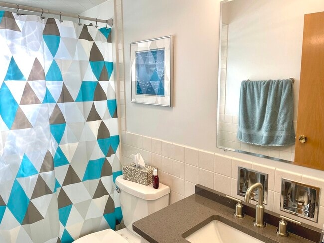 Building Photo - 1539 Park Ave