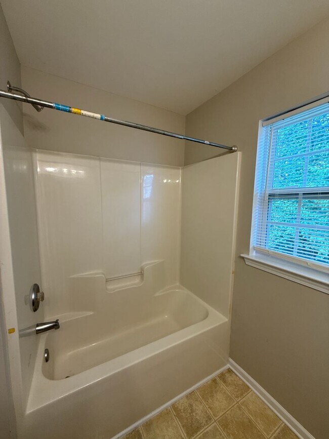 Building Photo - 1525 Braveheart Ln