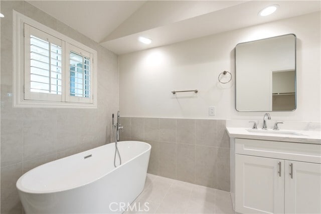 Building Photo - 45 Cedarlake