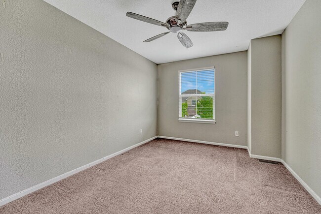 Building Photo - 5643 S Biloxi Way