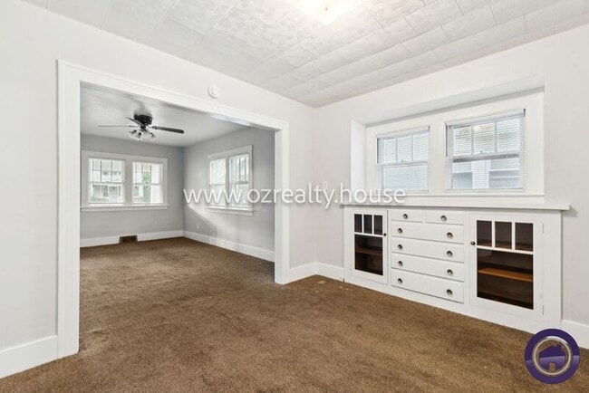 Building Photo - 1727 Berkshire Pl