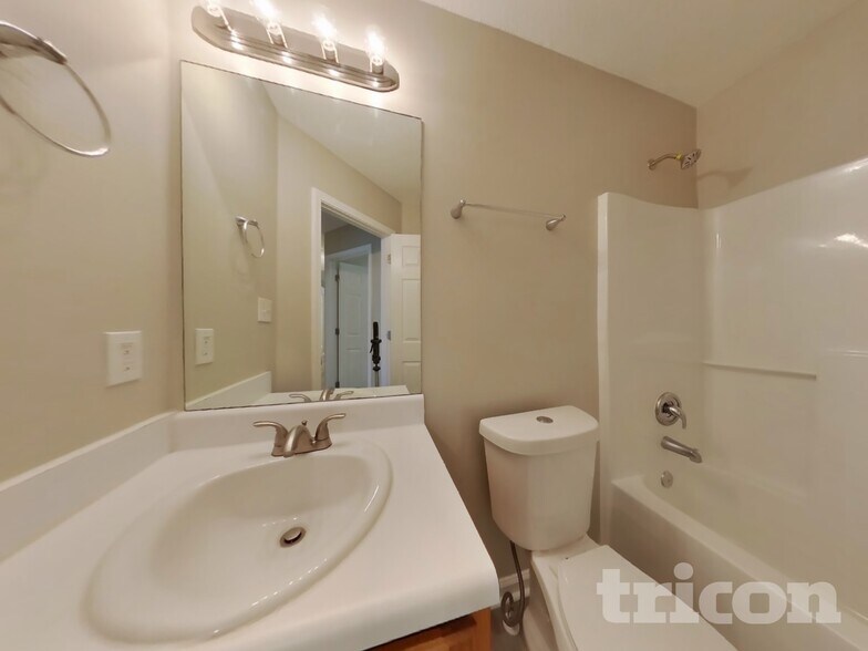 Building Photo - 7258 Brittany Way