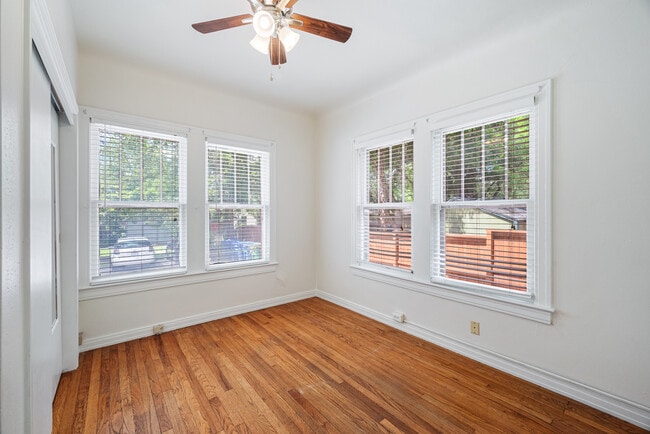 Building Photo - Huisache