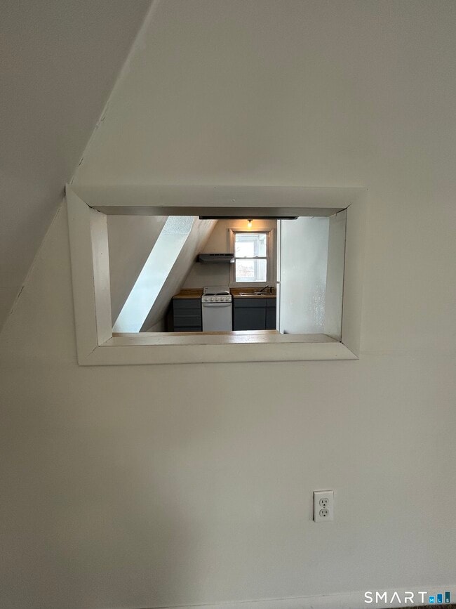 Building Photo - 168 High St