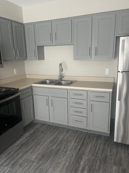 Building Photo - 310 Admiral Ave