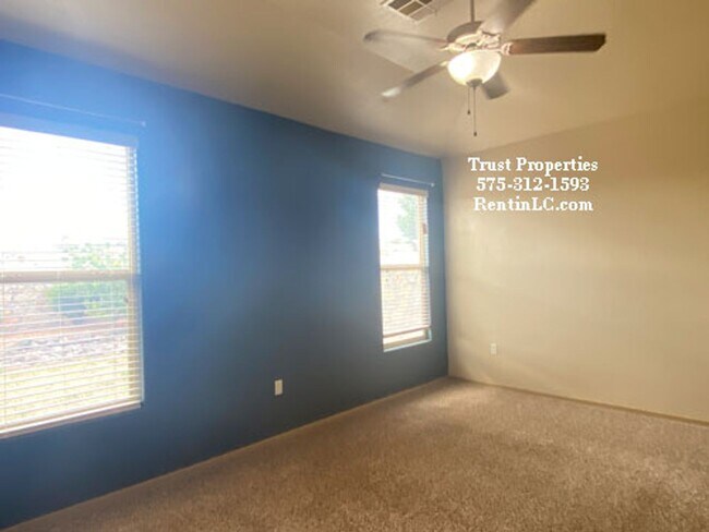 Building Photo - 4725 Rimrock Dr