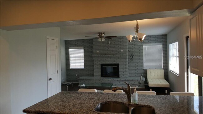Building Photo - 353 Shirley Ave