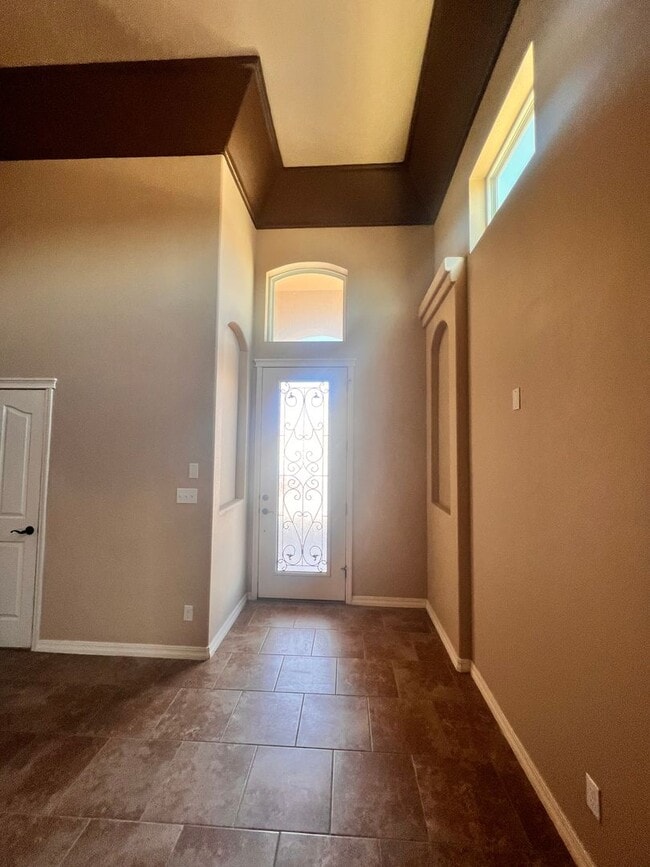 Building Photo - GORGEOUS EASTSIDE HOME OPEN HOUSE FRIDAY 0...