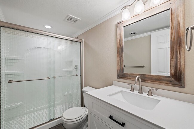 Building Photo - 2603 Thoreau Dr