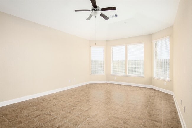 Building Photo - 26311 Parkman Grove Dr