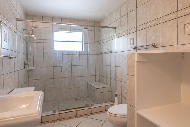 Building Photo - 660 11th St