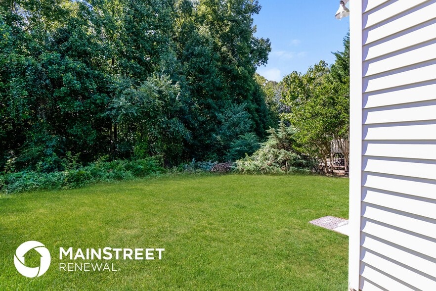 Building Photo - 10527 Hugue Way