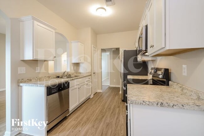 Building Photo - 1027 Deerwood Cir
