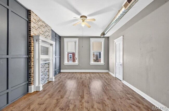 Building Photo - 3005 S Compton Ave