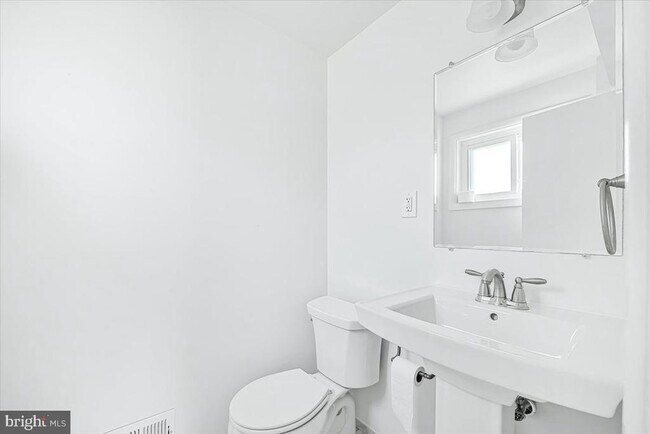 Building Photo - 9619 Singleton Dr