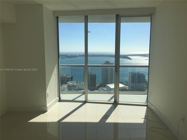 Building Photo - 475 Brickell Ave