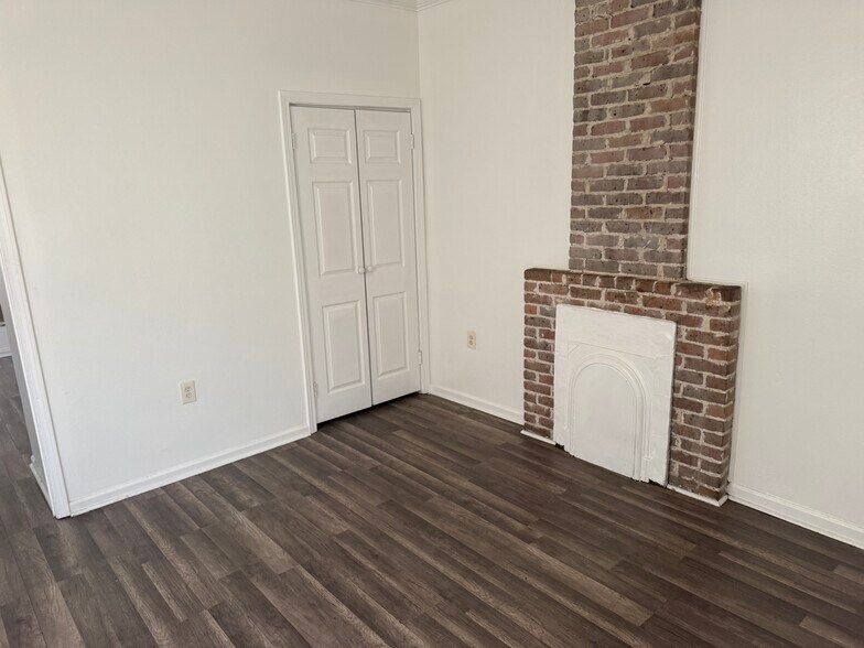 Building Photo - 543 Avenue E
