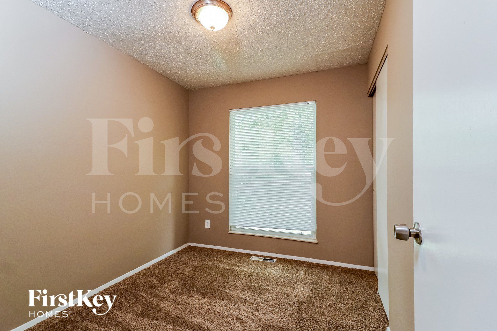Building Photo - 6155 Fox Chase Ct