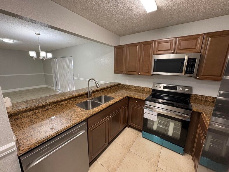 Building Photo - 1541 Balfour Point Dr