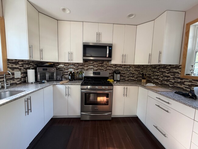 Building Photo - 2131 Freedom Way