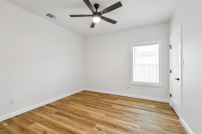 Building Photo - 7486 Stanwick Dr