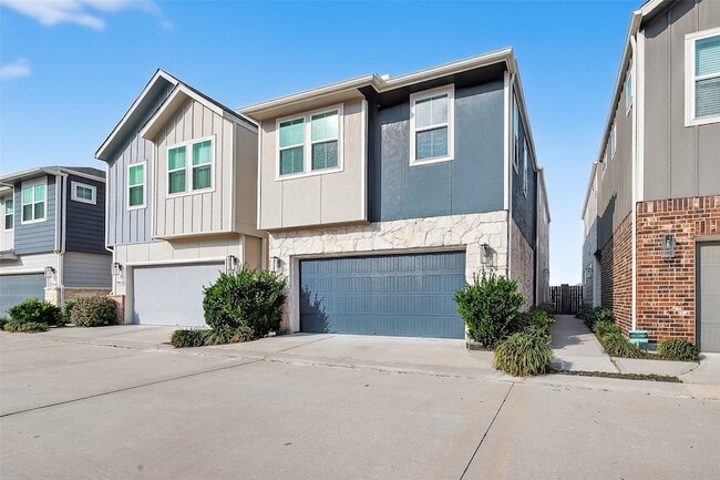 Building Photo - 9816 Magnolia Village Ln