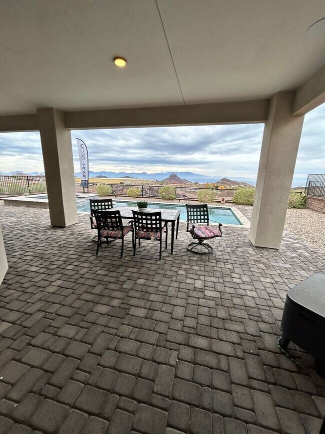 Building Photo - Beautiful Furnished Pool Home!