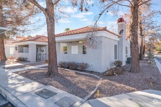 Building Photo - 2-bedroom 2-bathroom single story corner t...