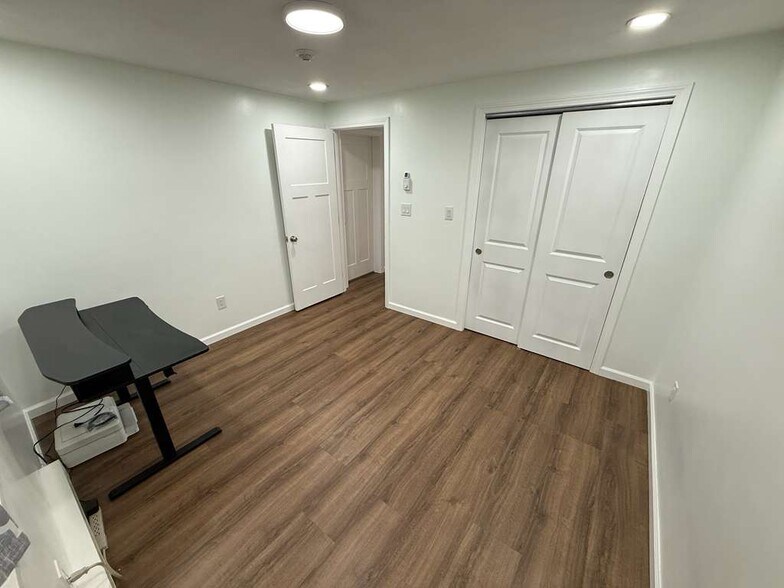 Building Photo - 15 Spencer Rd