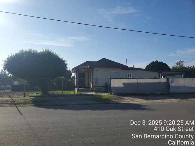 Building Photo - Updated Corner Lot Home – 2bd/2ba