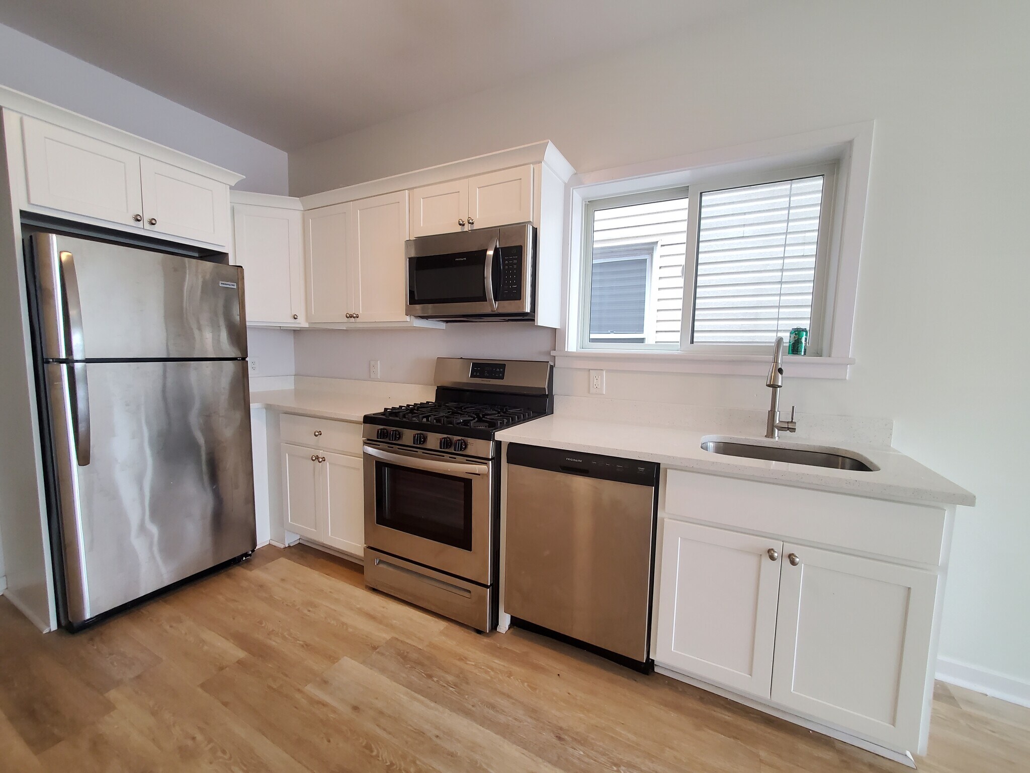 444 Bergen Ave 2R - 441 Bergen Ave