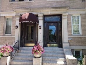 Building Photo - 69 Babcock St