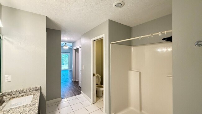 Building Photo - The Glads