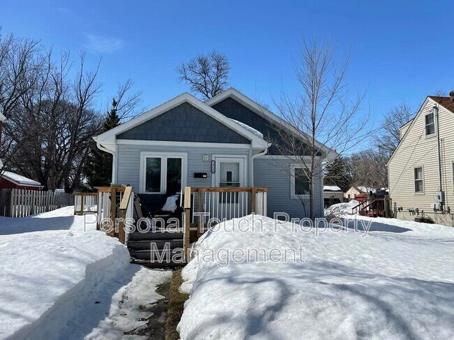 Building Photo - 1516 10th St N