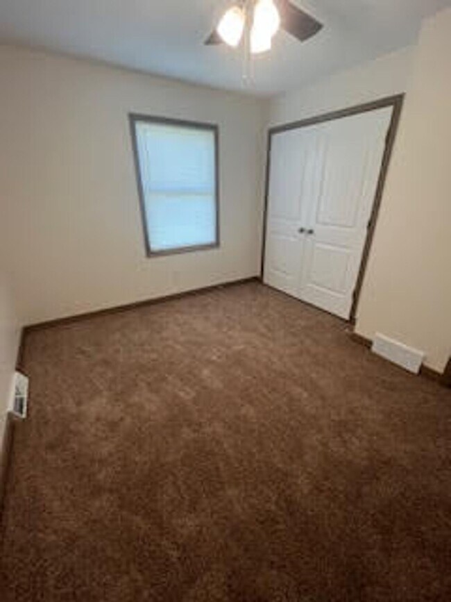 Building Photo - 486 S. Kaser