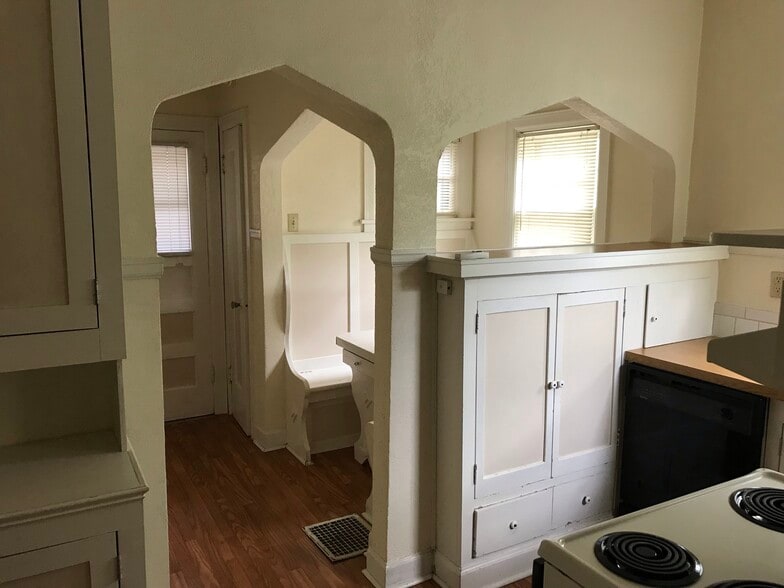 Building Photo - 3626 East 1st Street North