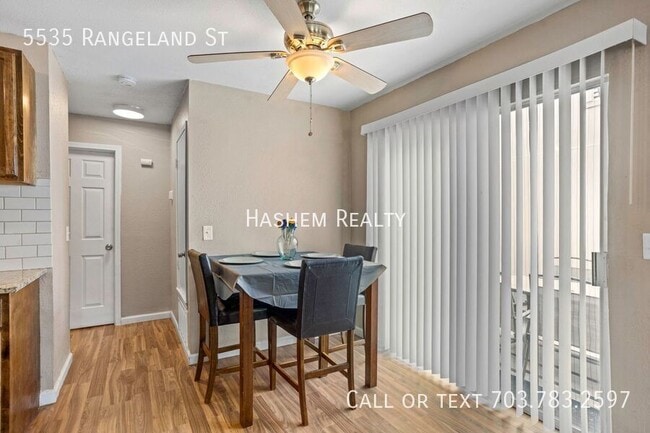 Building Photo - 5535 Rangeland St